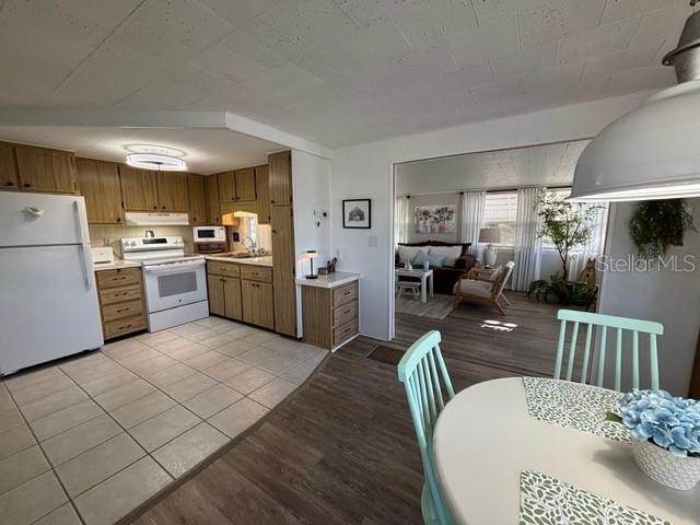 COUNTRY CLUB ESTATES - Residential