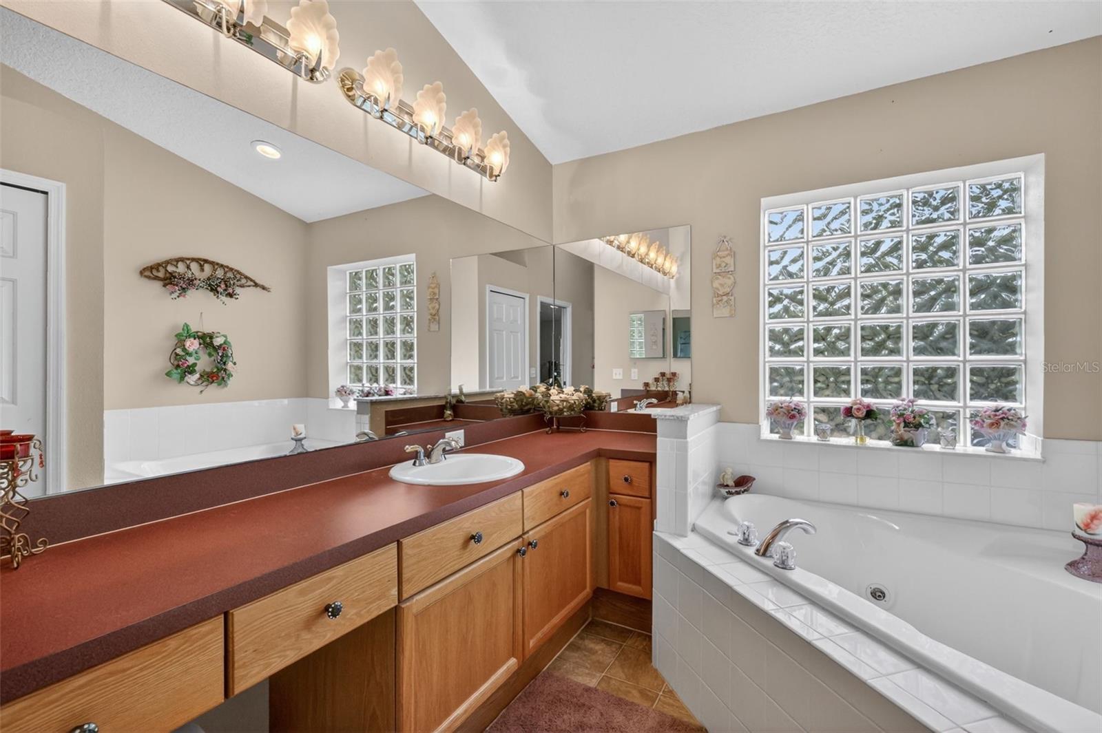 ROYAL TRAILS UNIT 01 - Residential