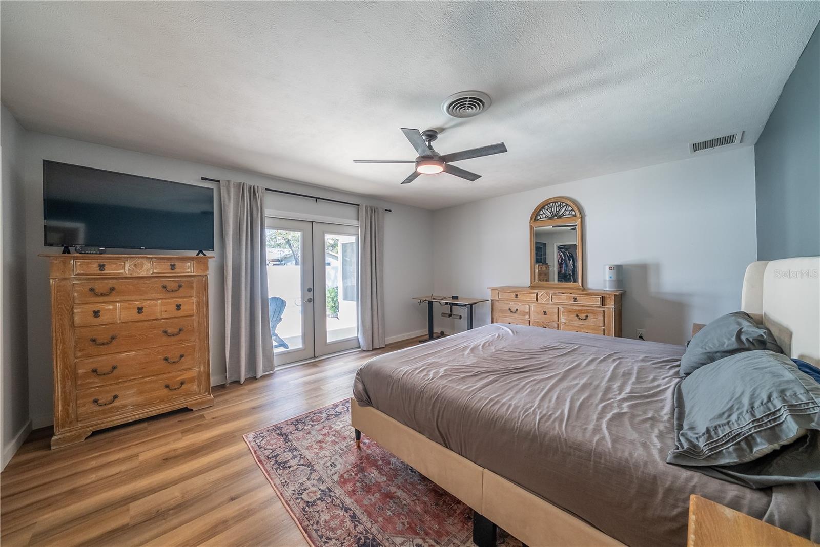 COUNTRY ESTATE - Residential