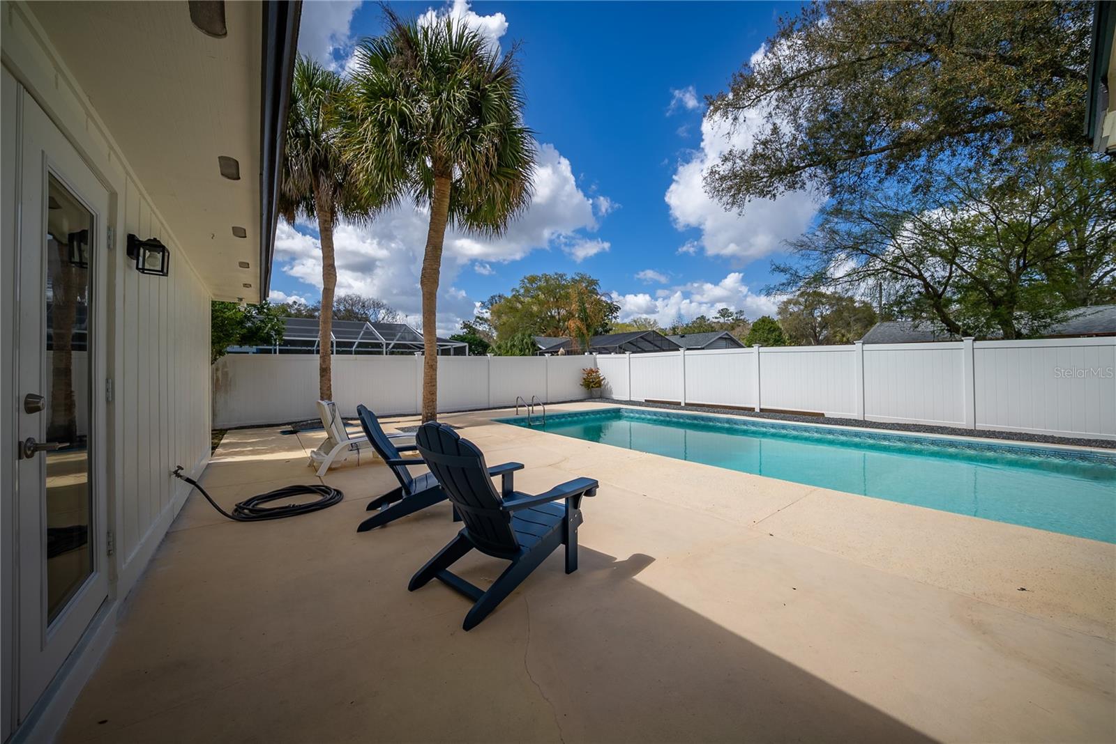 COUNTRY ESTATE - Residential