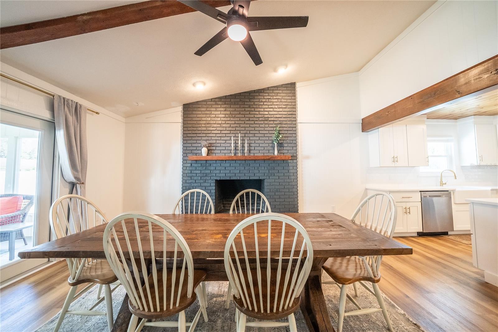 COUNTRY ESTATE - Residential