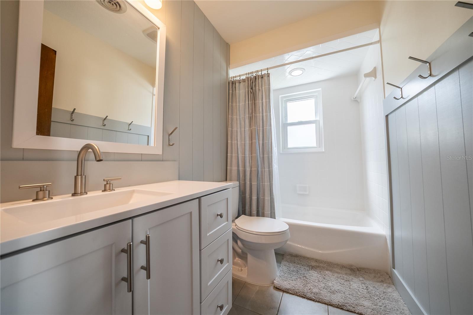 COUNTRY ESTATE - Residential