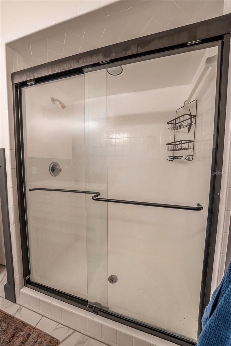 COUNTRY ESTATE - Residential