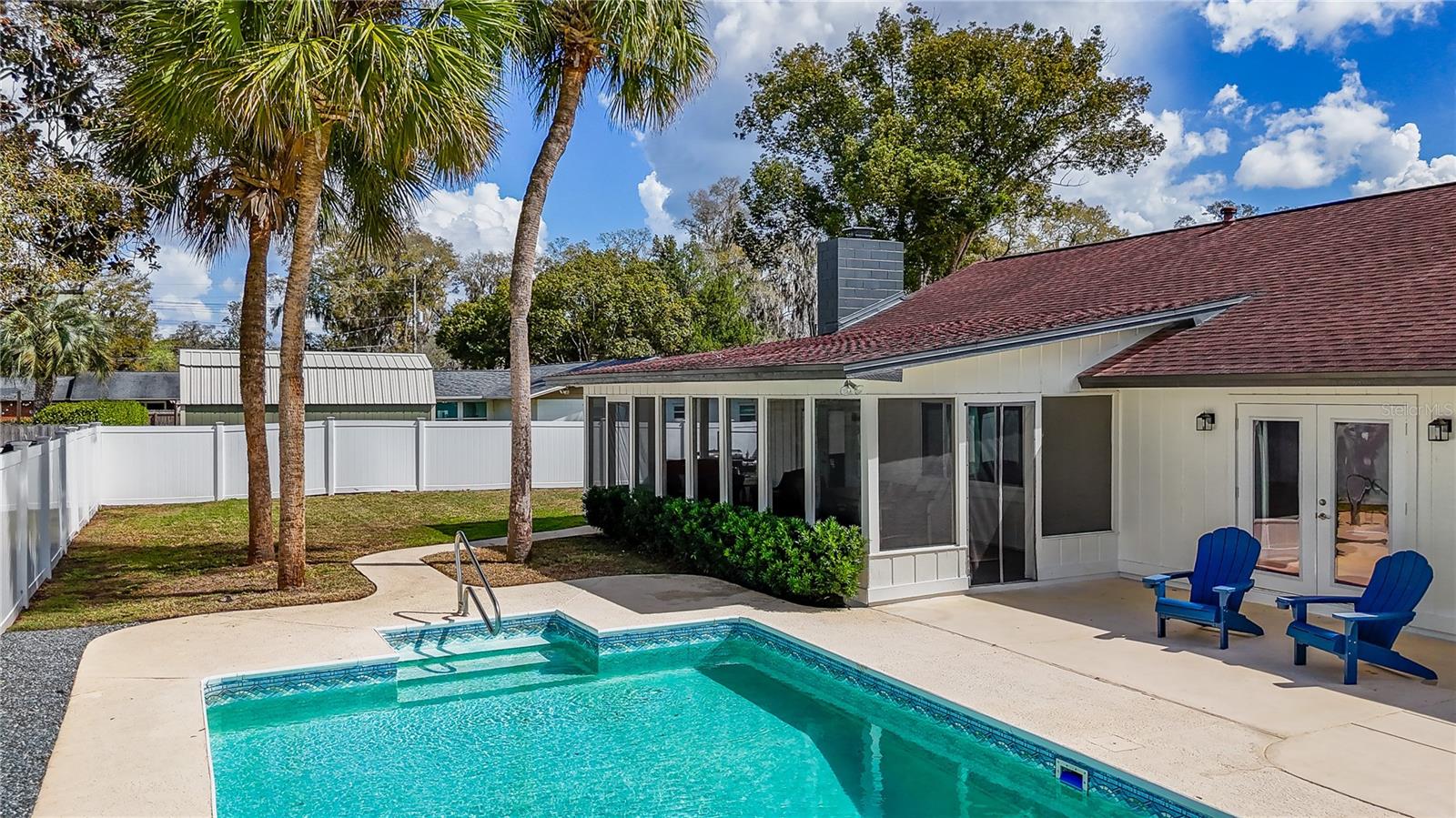 COUNTRY ESTATE - Residential