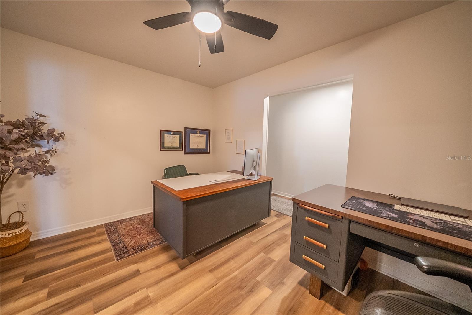 COUNTRY ESTATE - Residential