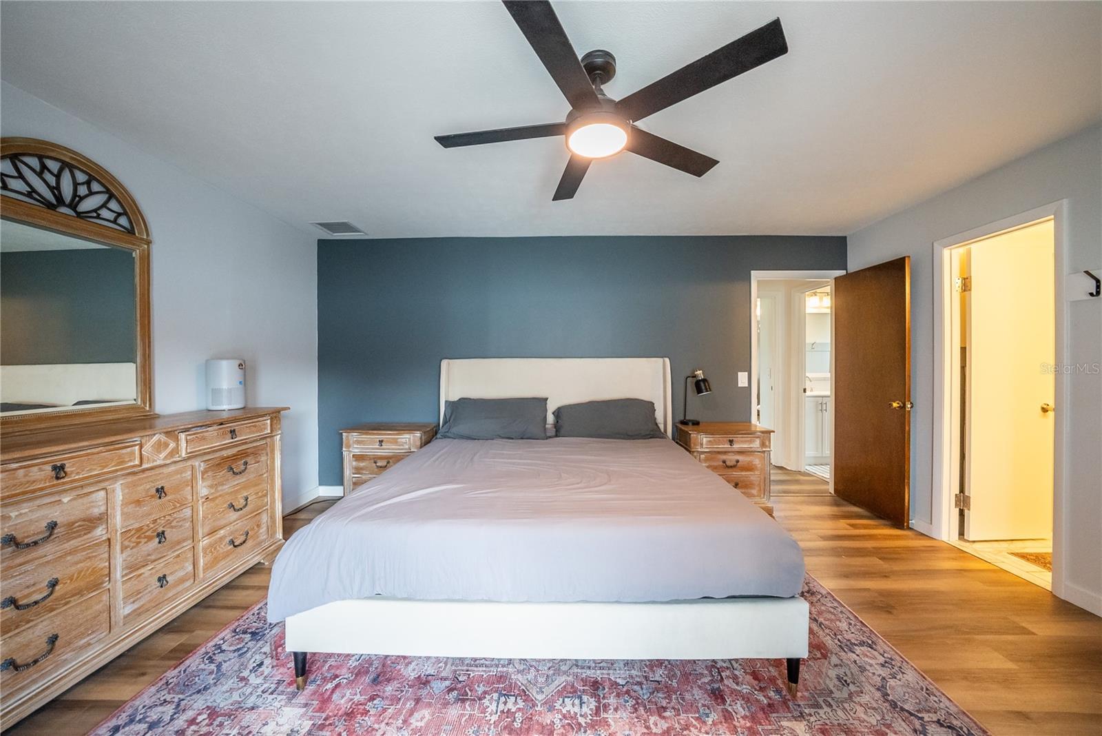 COUNTRY ESTATE - Residential