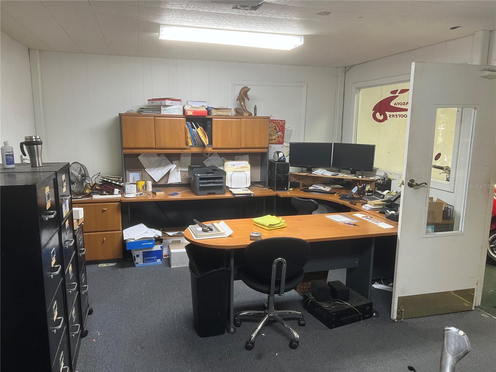 SOUTHLAND PLAZA - Commercial Sale