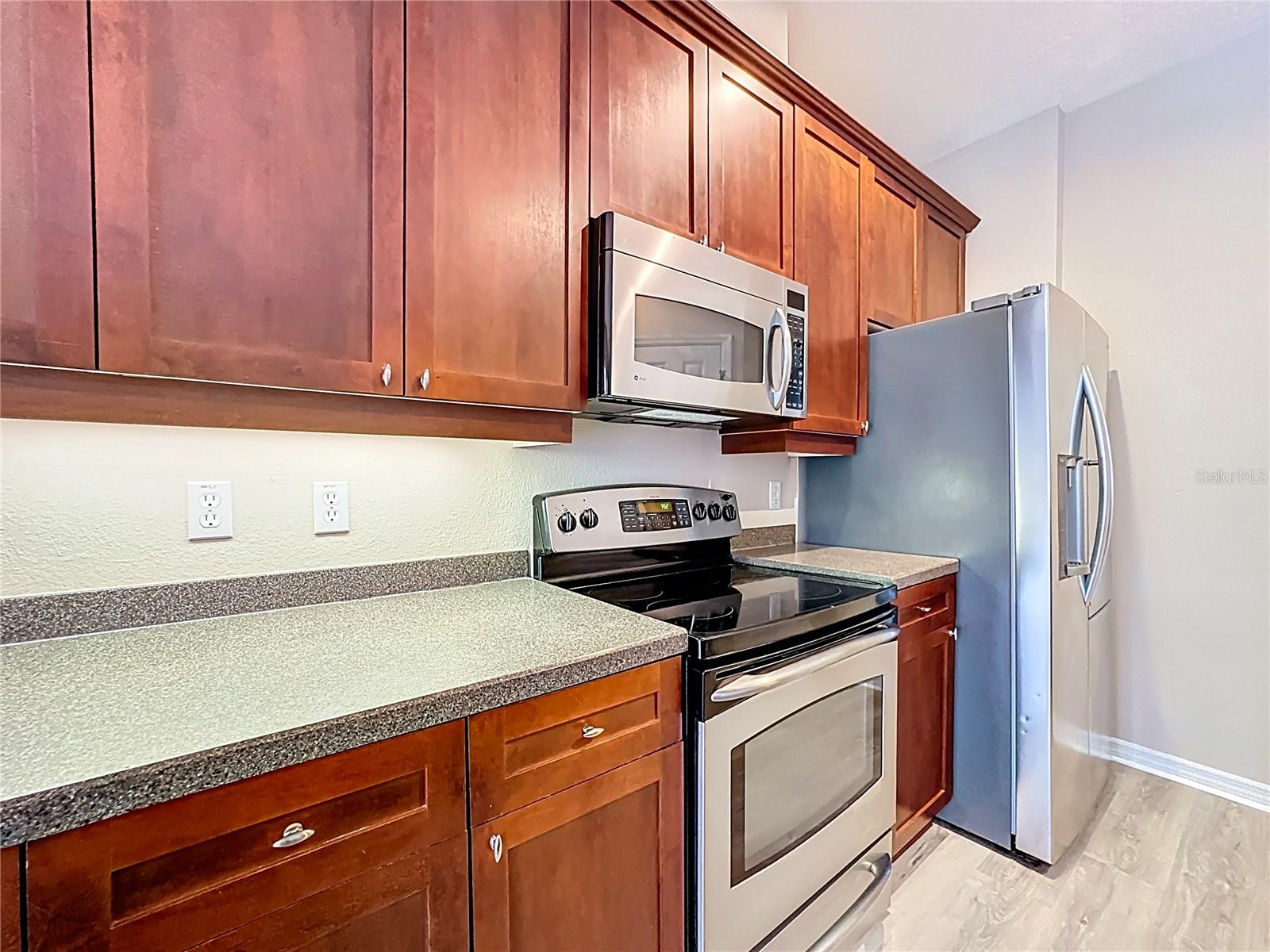 BARCLAY RESERVE TWNHMS - Residential