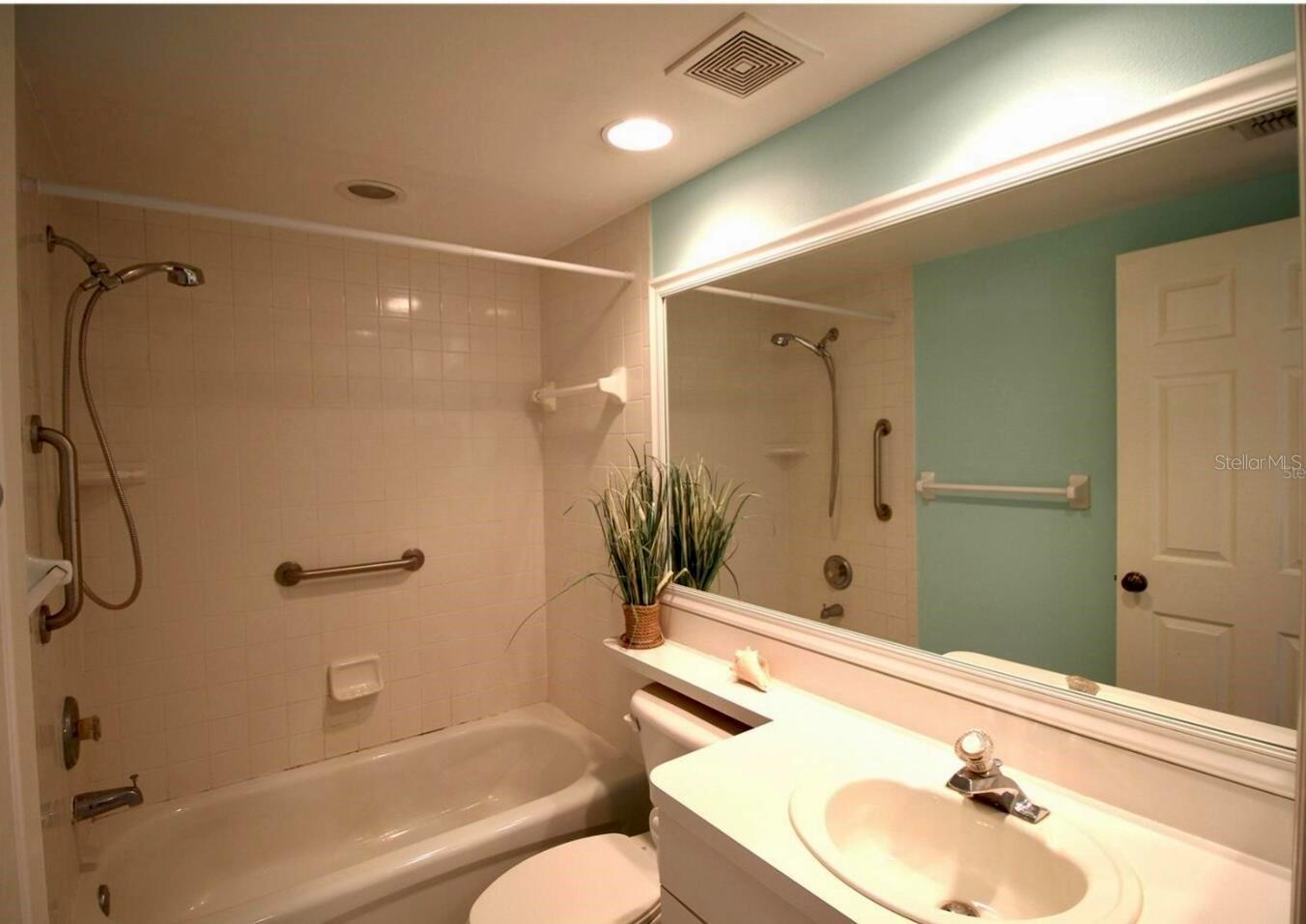 SHORES OF LONG BAYOU CONDO - Residential Lease