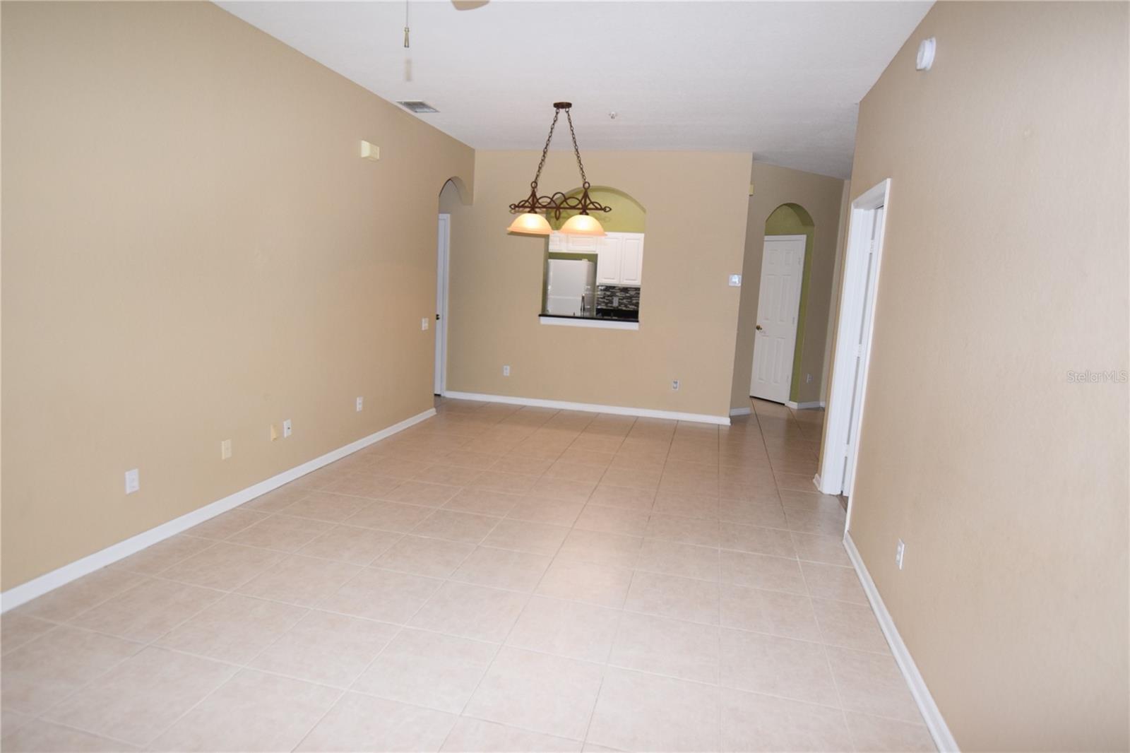 CRESTVIEW CONDO PH 01 - Residential