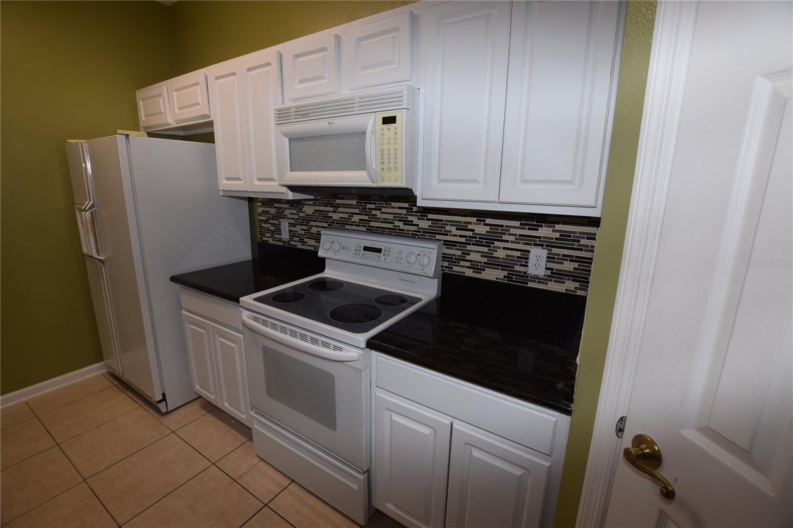 CRESTVIEW CONDO PH 01 - Residential
