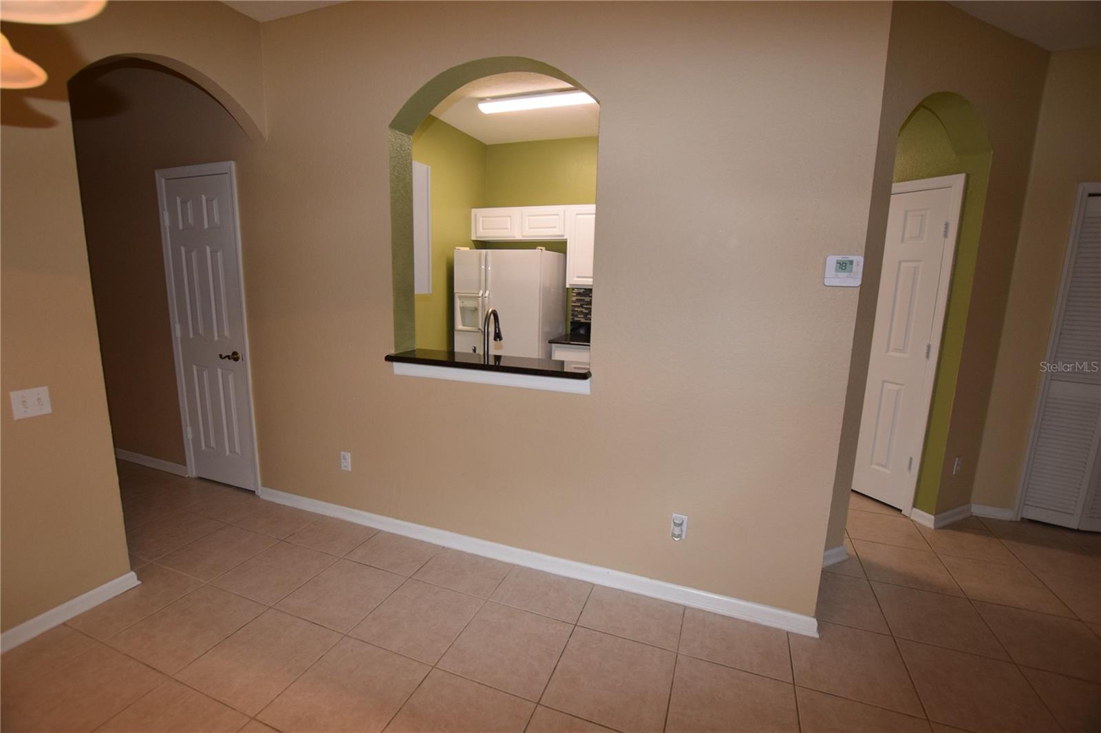 CRESTVIEW CONDO PH 01 - Residential