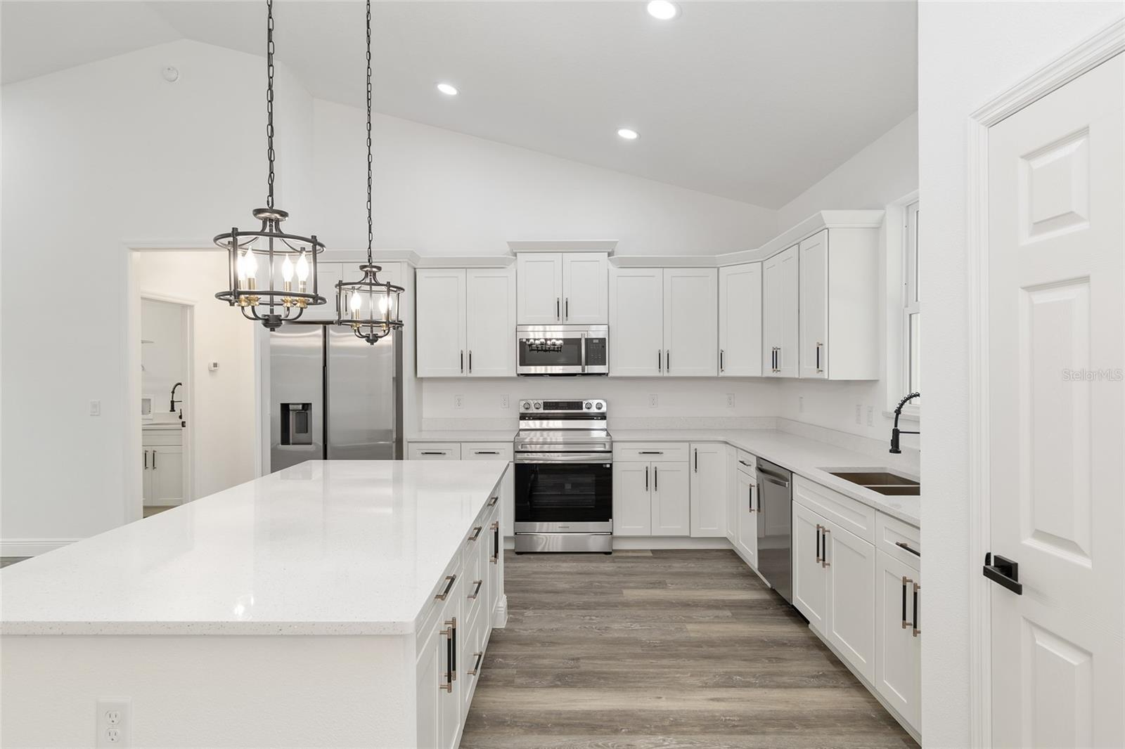 ROLLING HILLS UN 01 - Residential