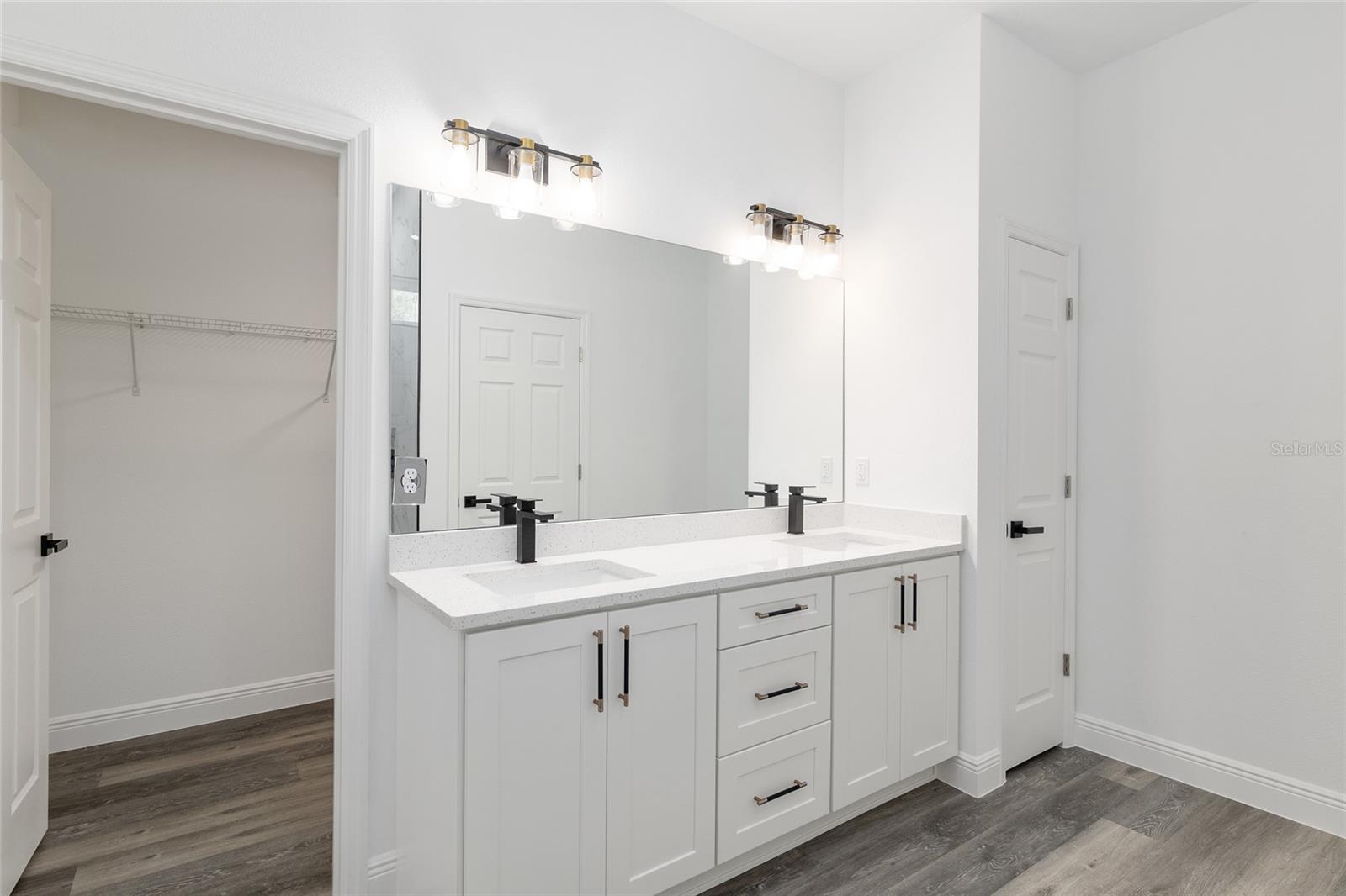 ROLLING HILLS UN 01 - Residential