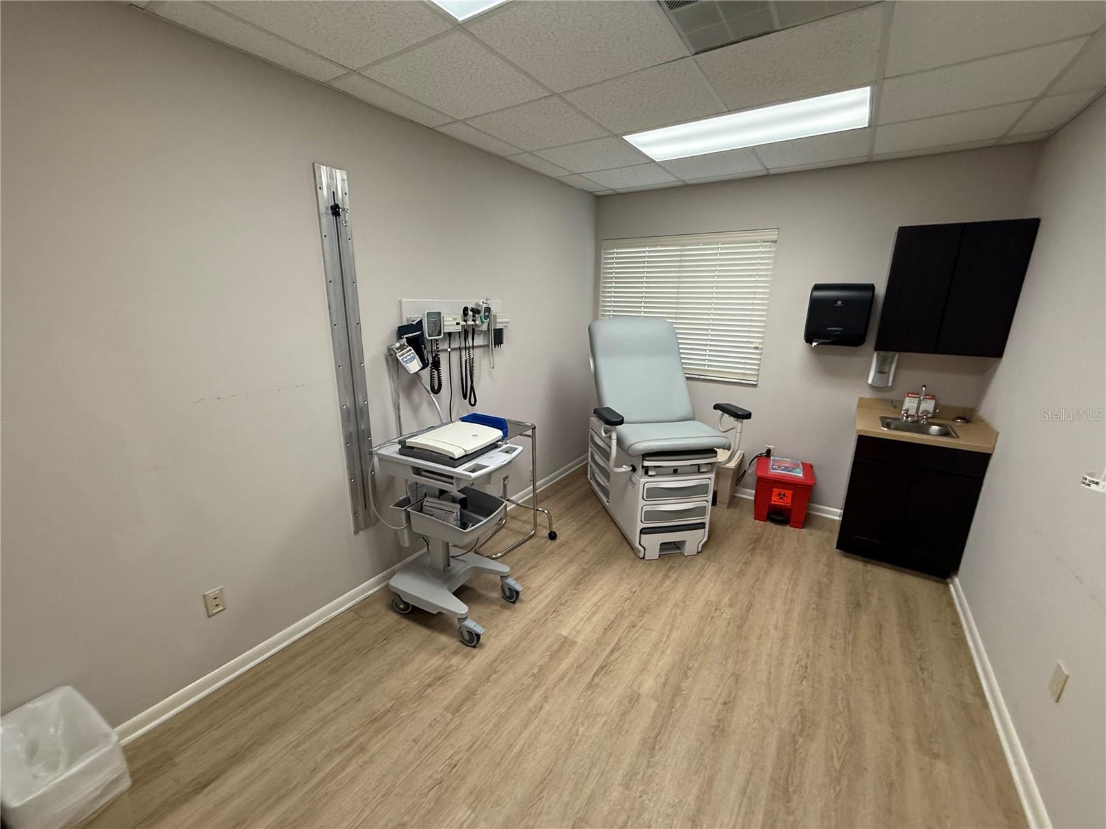 PARK AVE CONCOURSE - Commercial Lease