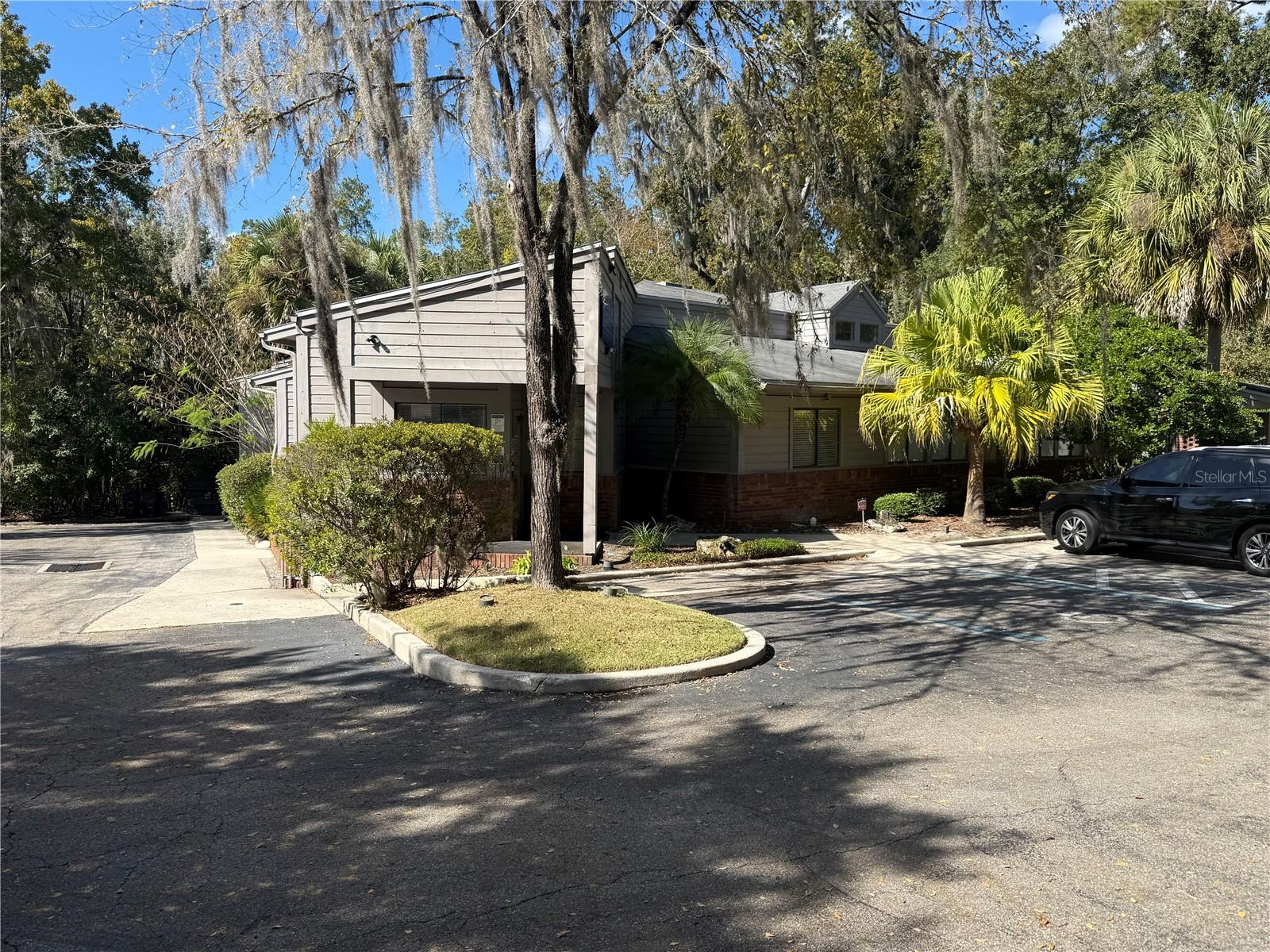 PARK AVE CONCOURSE - Commercial Lease