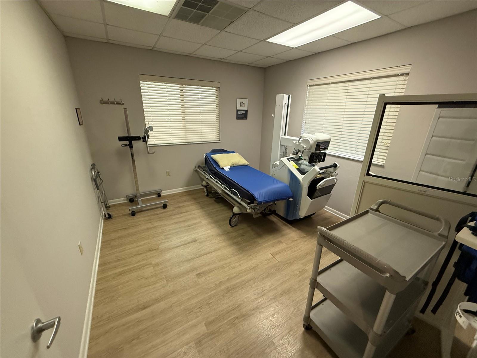 PARK AVE CONCOURSE - Commercial Lease