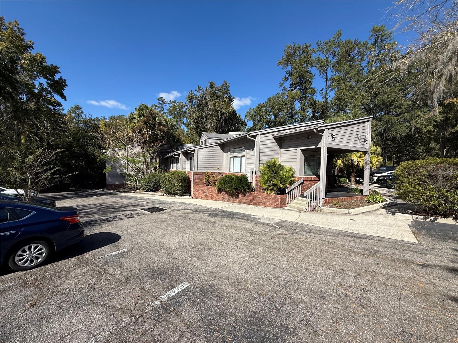 PARK AVE CONCOURSE - Commercial Lease