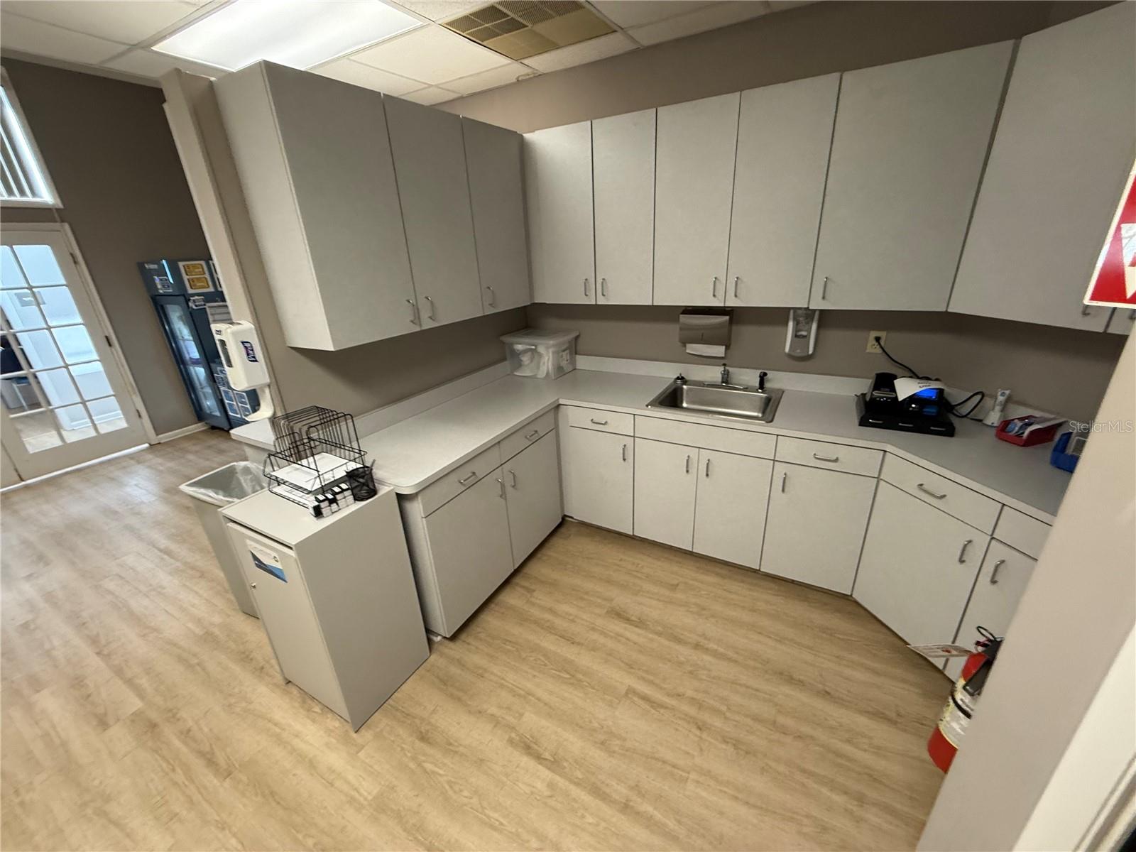 PARK AVE CONCOURSE - Commercial Lease