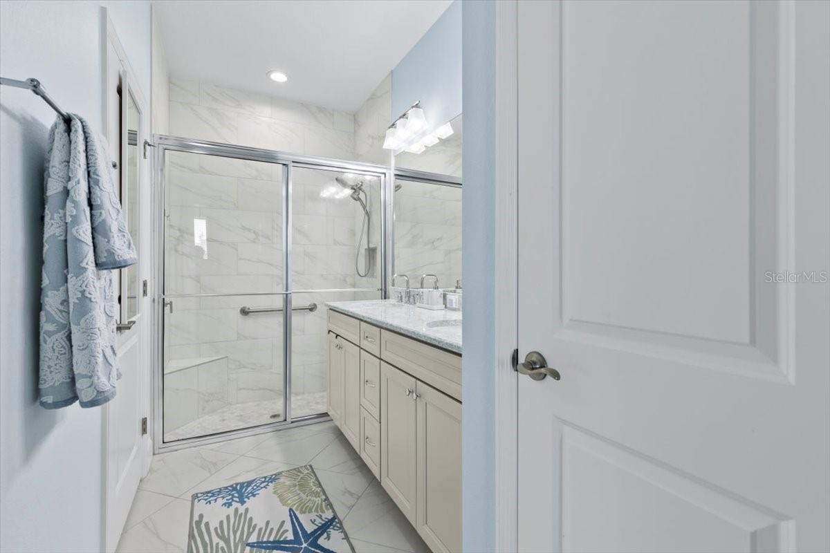 LATITUDE/DAYTONA BEACH CLOAR - Residential