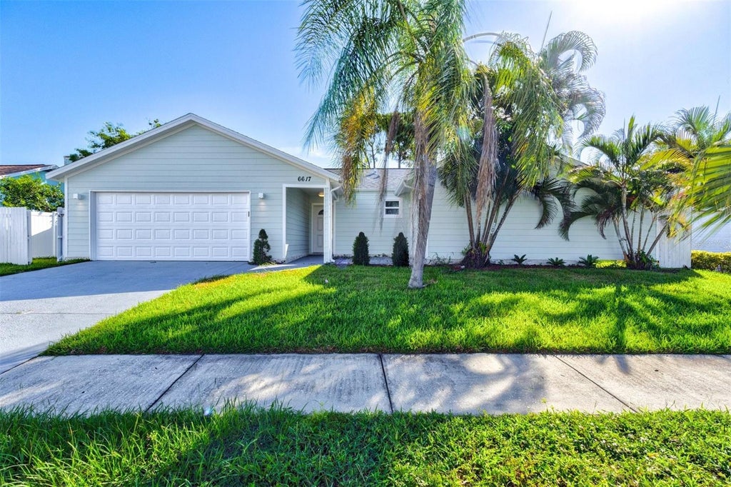 Photo of 6617 Mauna Loa Boulevard, Sarasota, FL 34241 (MLS # A4704523)