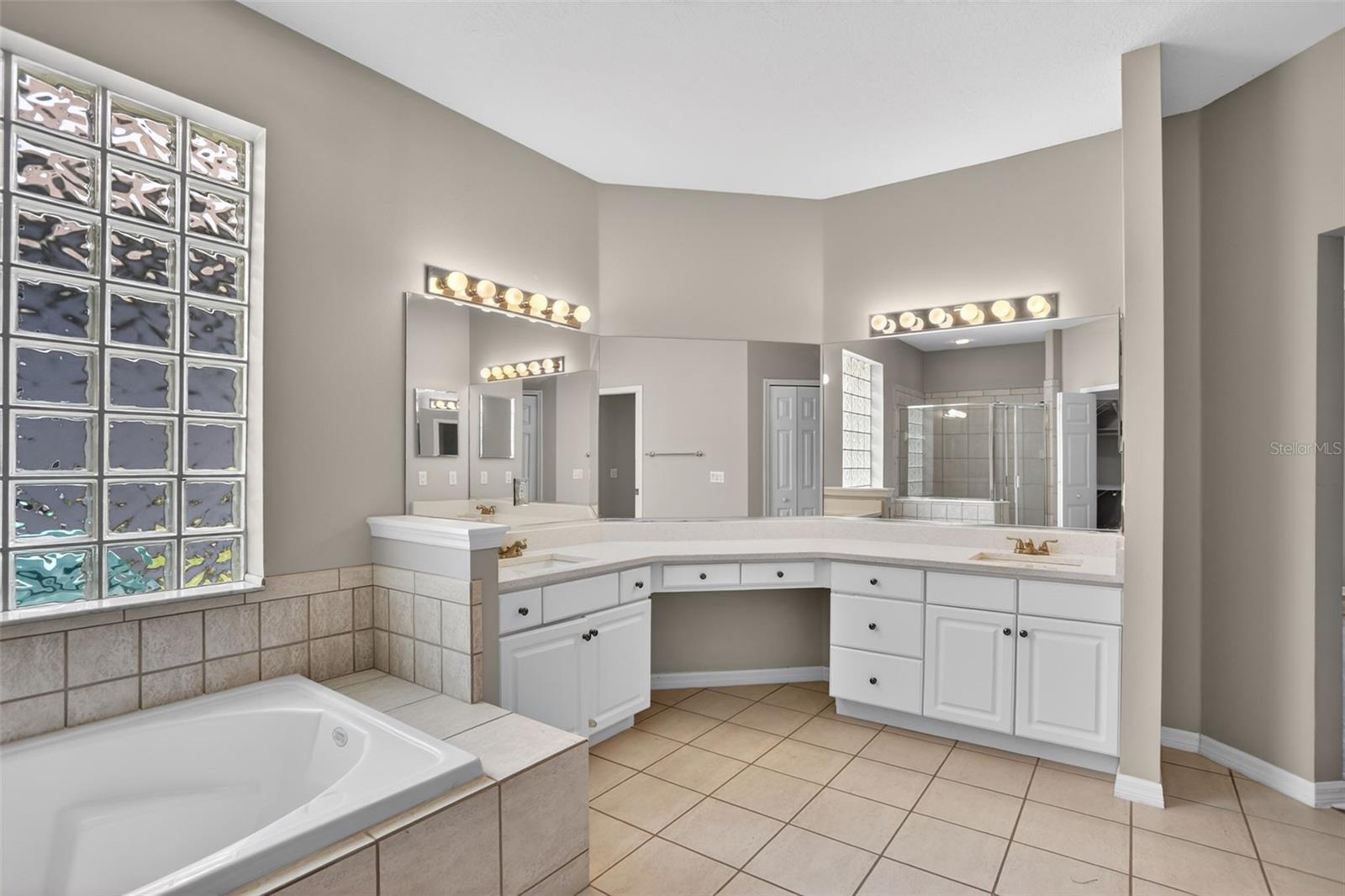 BAY HILL COVE - Residential