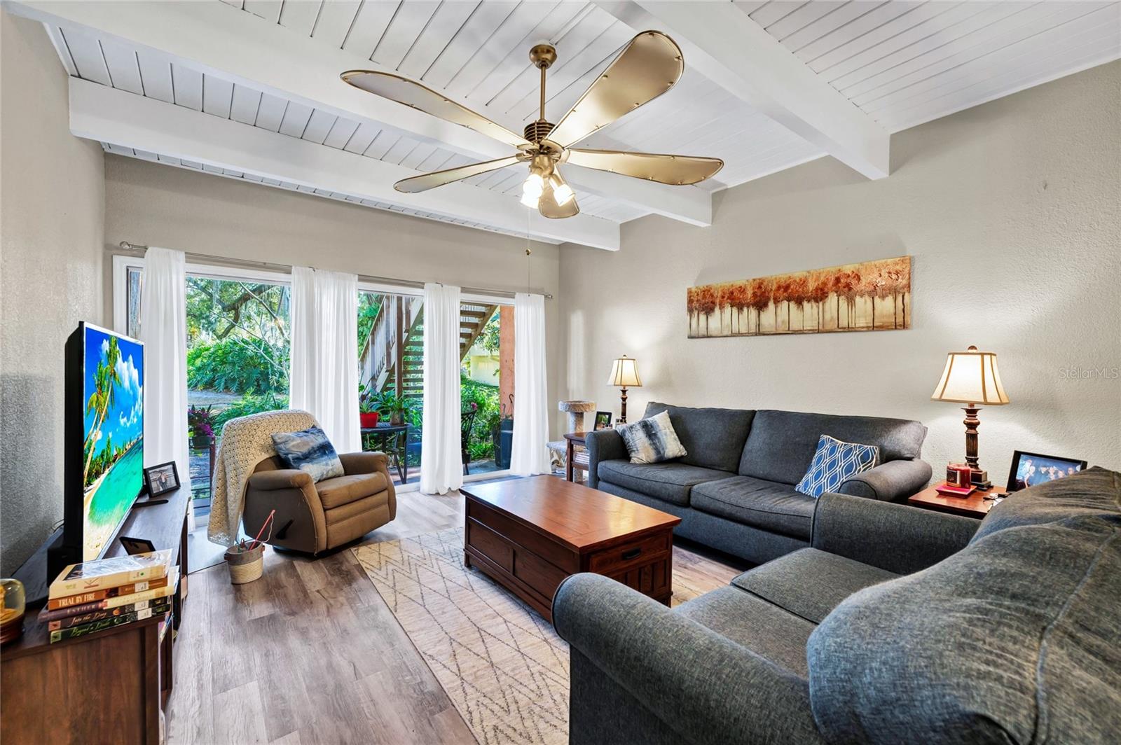 LA COSTA BRAVA LAKESIDE - Residential