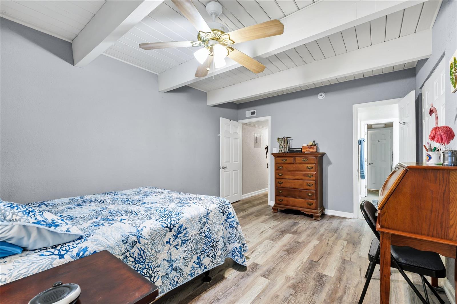 LA COSTA BRAVA LAKESIDE - Residential