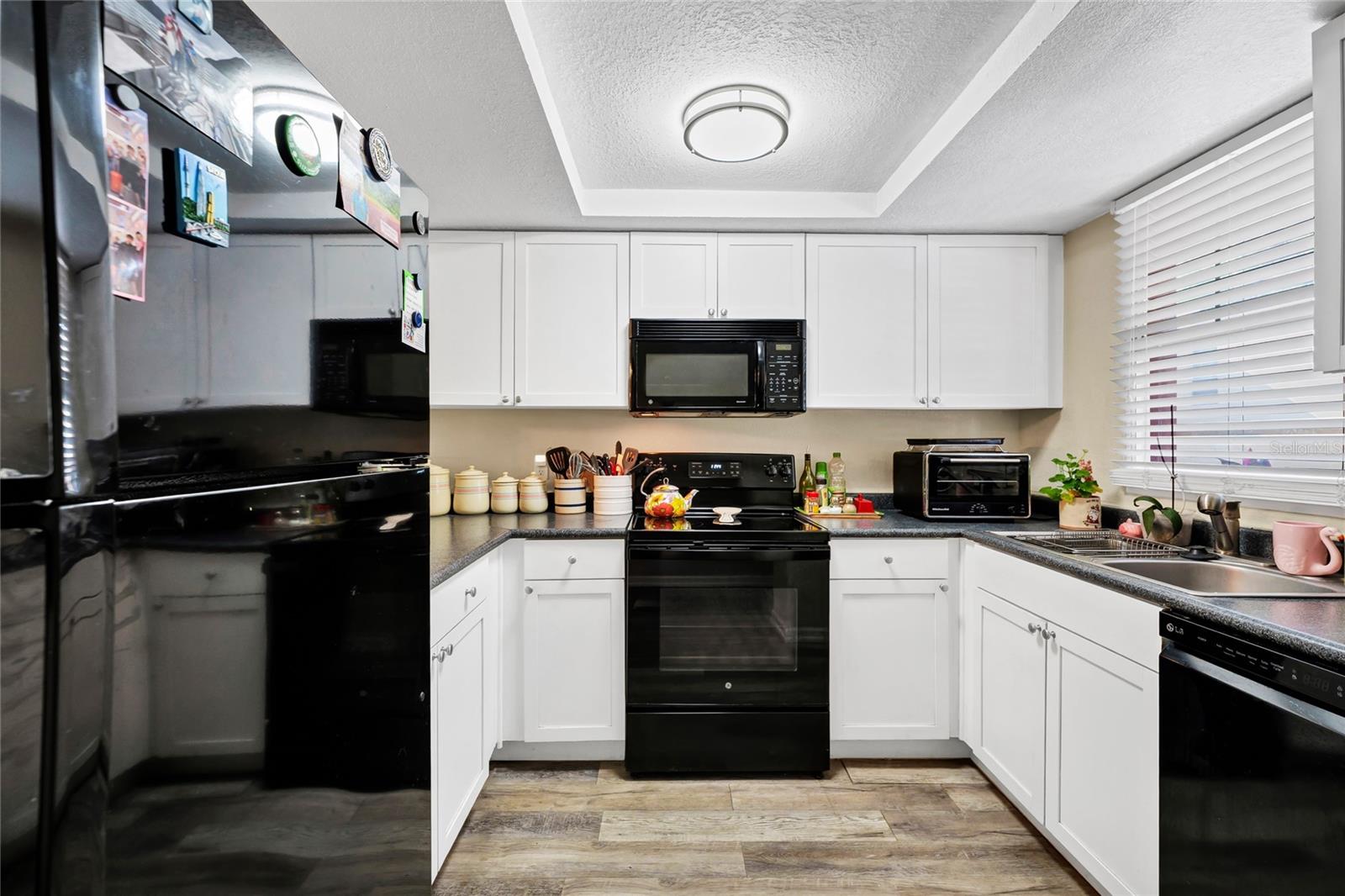 LA COSTA BRAVA LAKESIDE - Residential