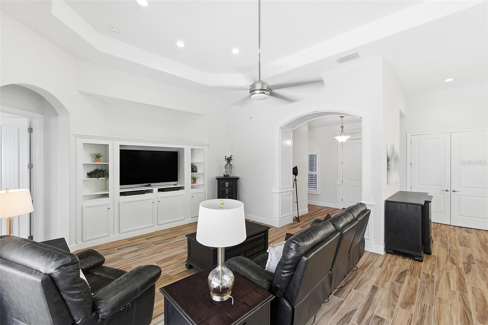 HARBOR HILLS - Residential