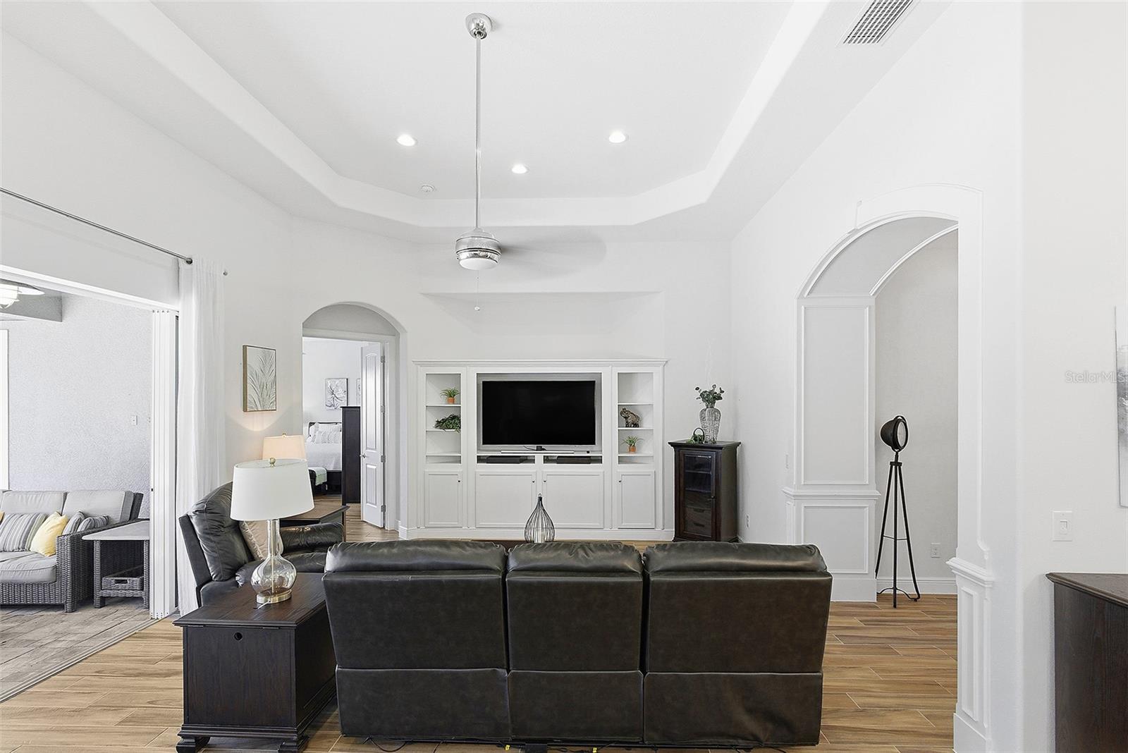 HARBOR HILLS - Residential