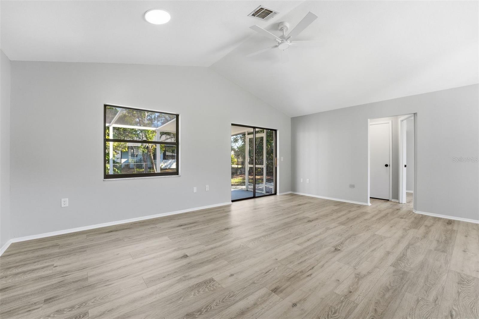 DEER HOLLOW - Residential