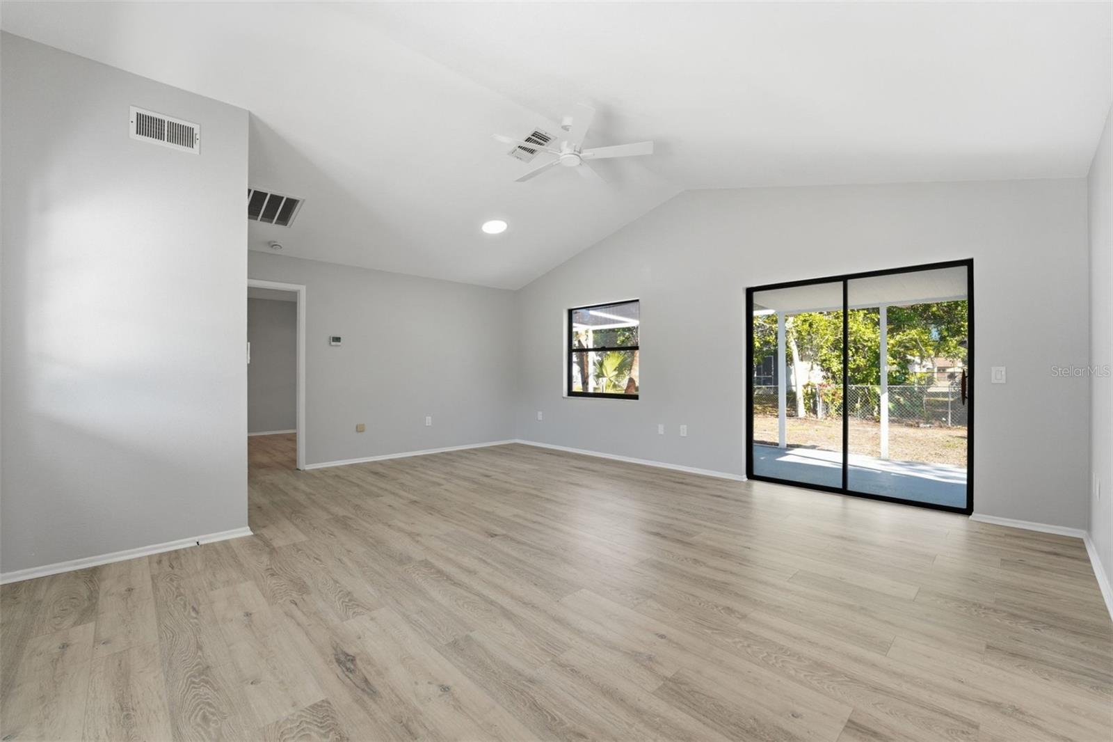 DEER HOLLOW - Residential