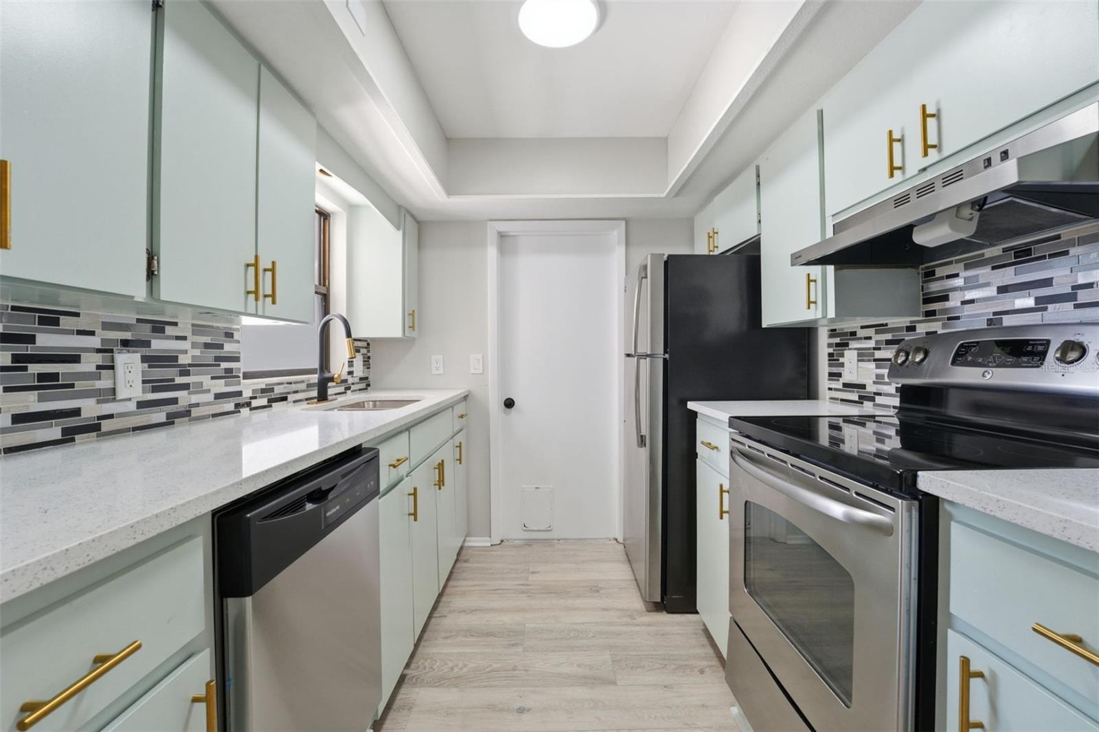 DEER HOLLOW - Residential