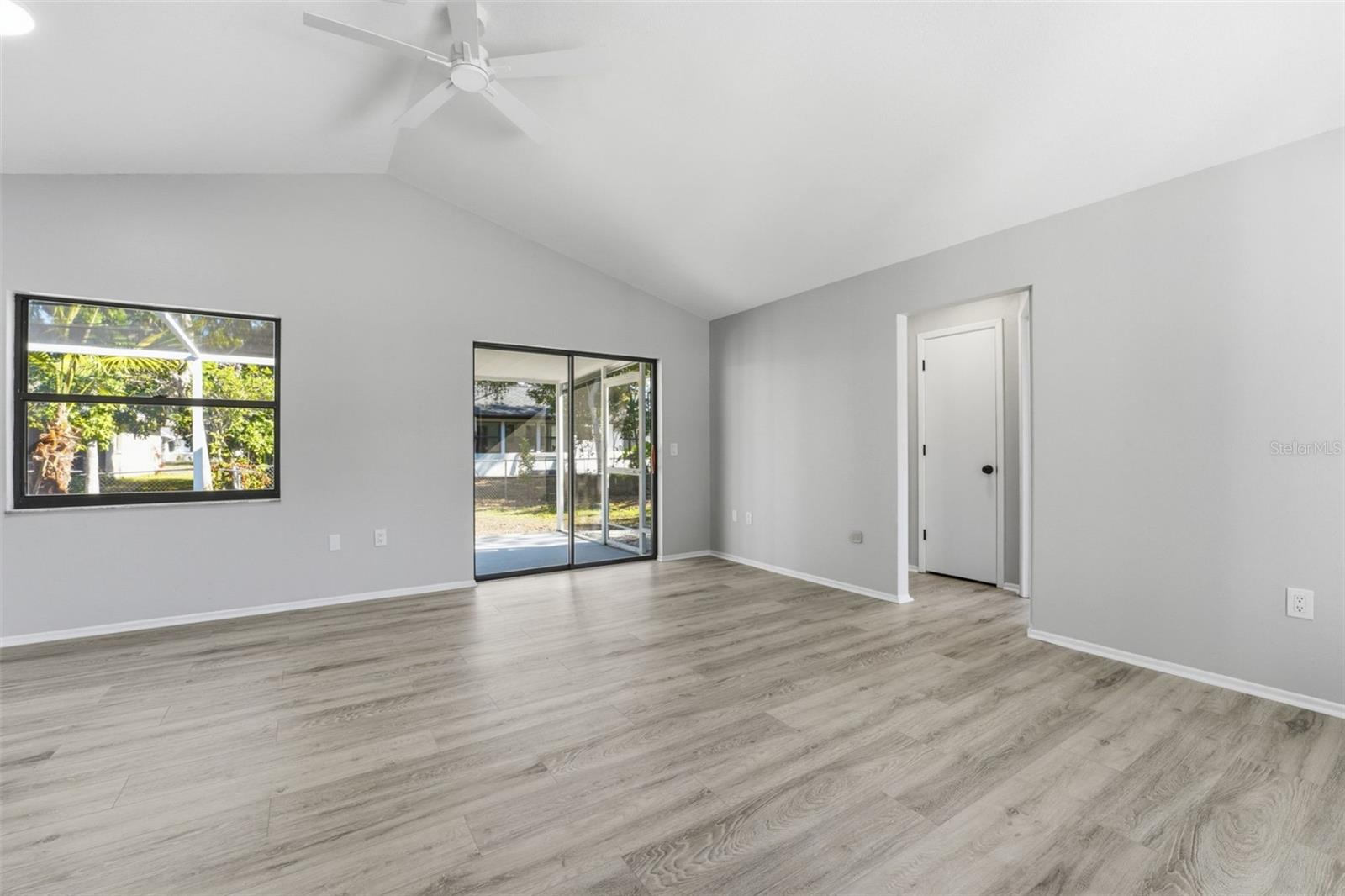 DEER HOLLOW - Residential