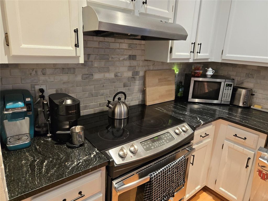 Photo of 2304 W Woodlawn Ave, Tampa, FL 33618 (MLS # TB8510460)