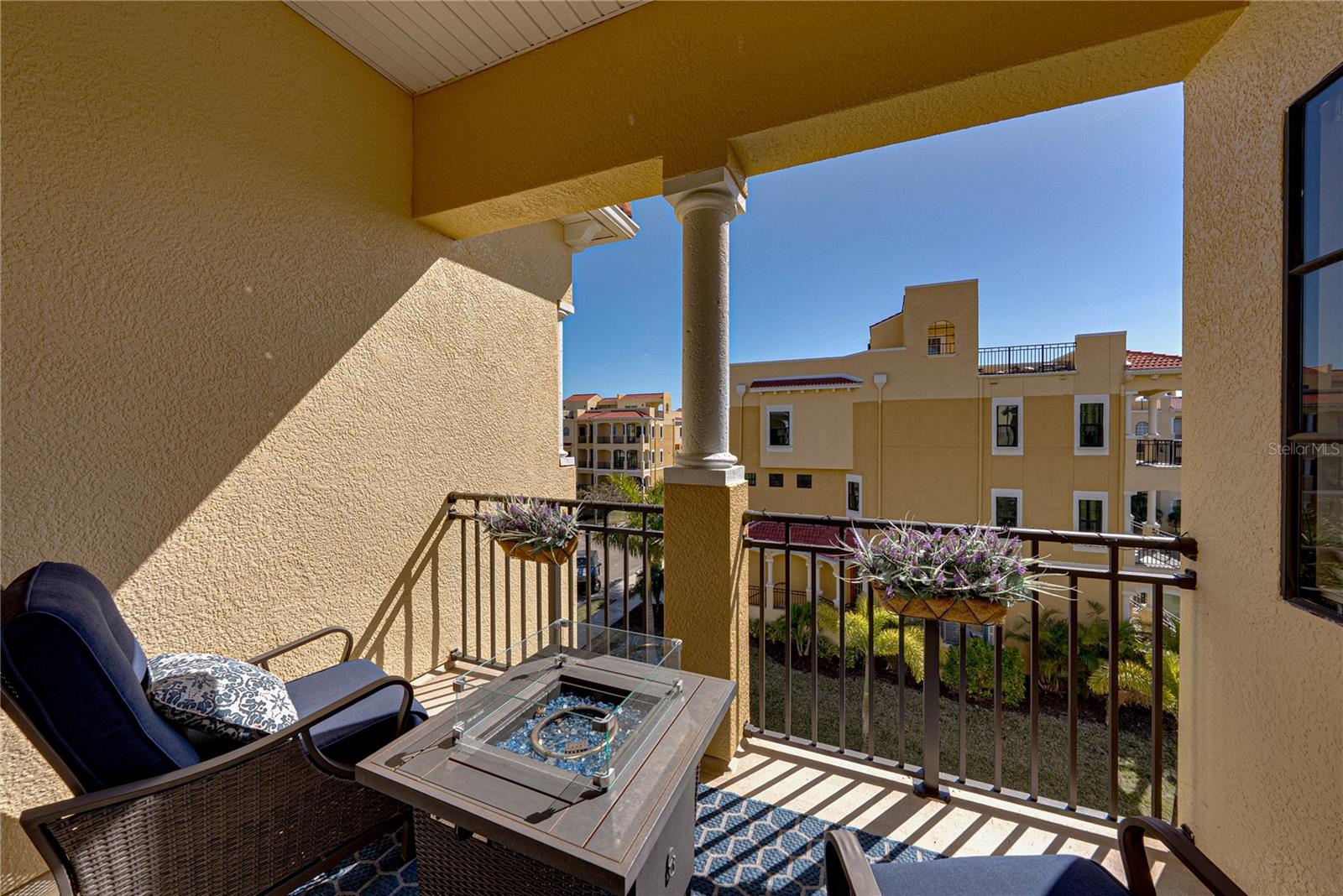 BRISA DEL MAR TWNHMS - Residential