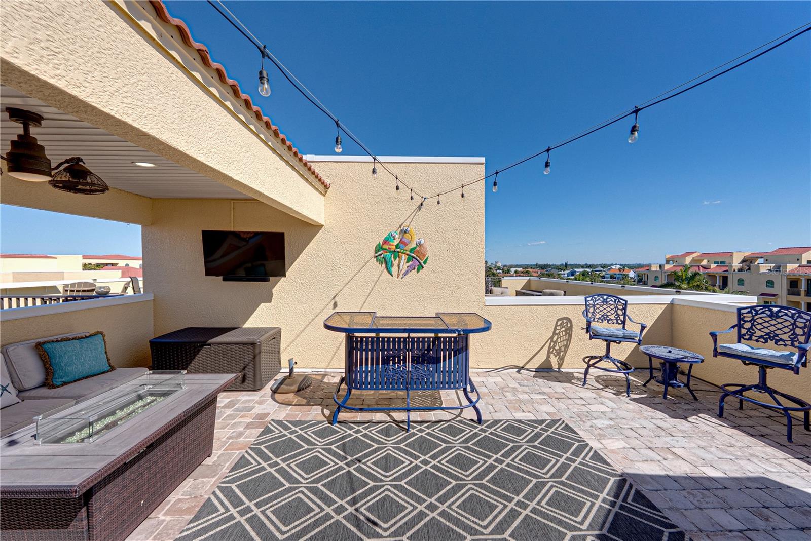 BRISA DEL MAR TWNHMS - Residential