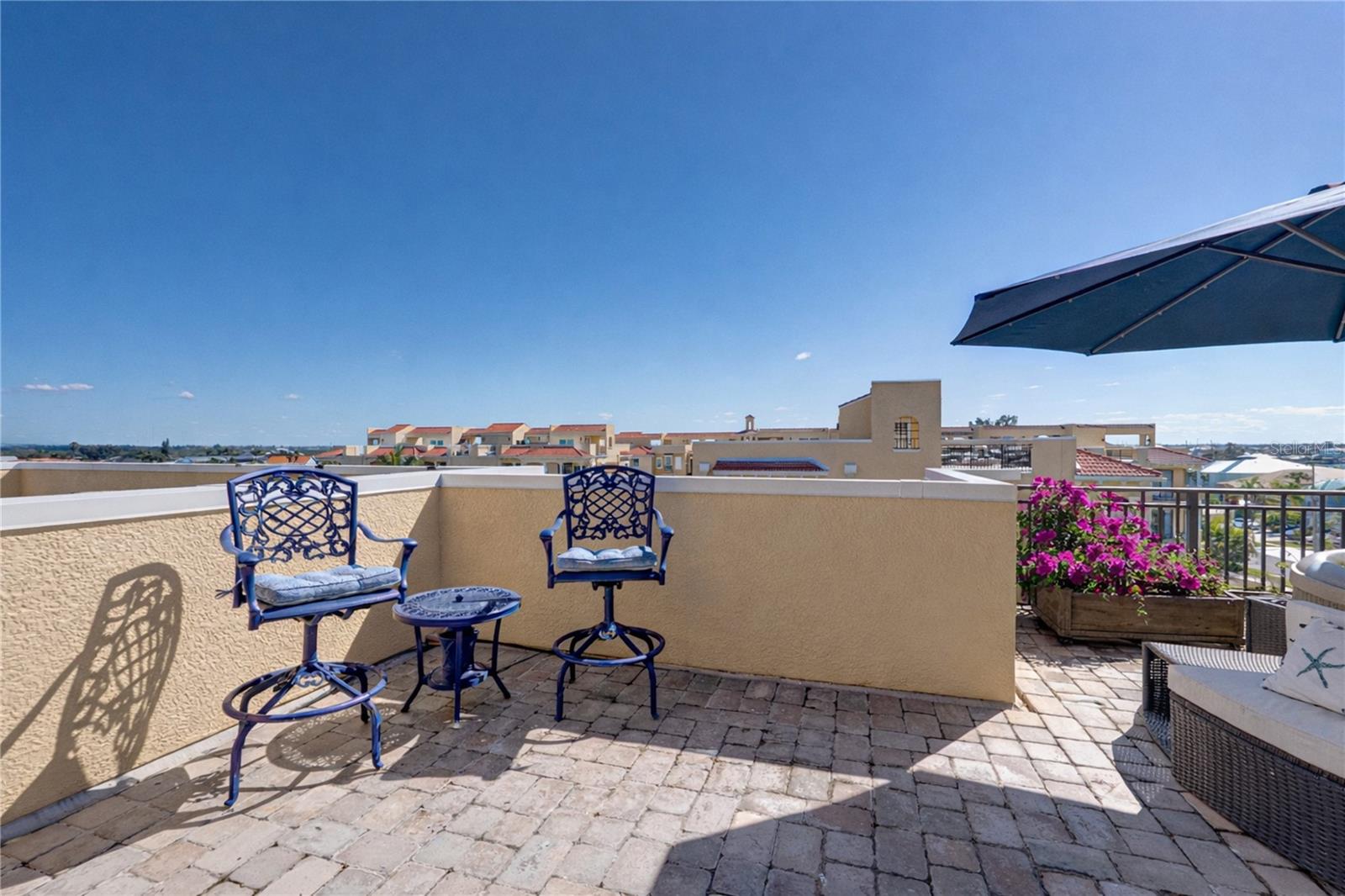 BRISA DEL MAR TWNHMS - Residential