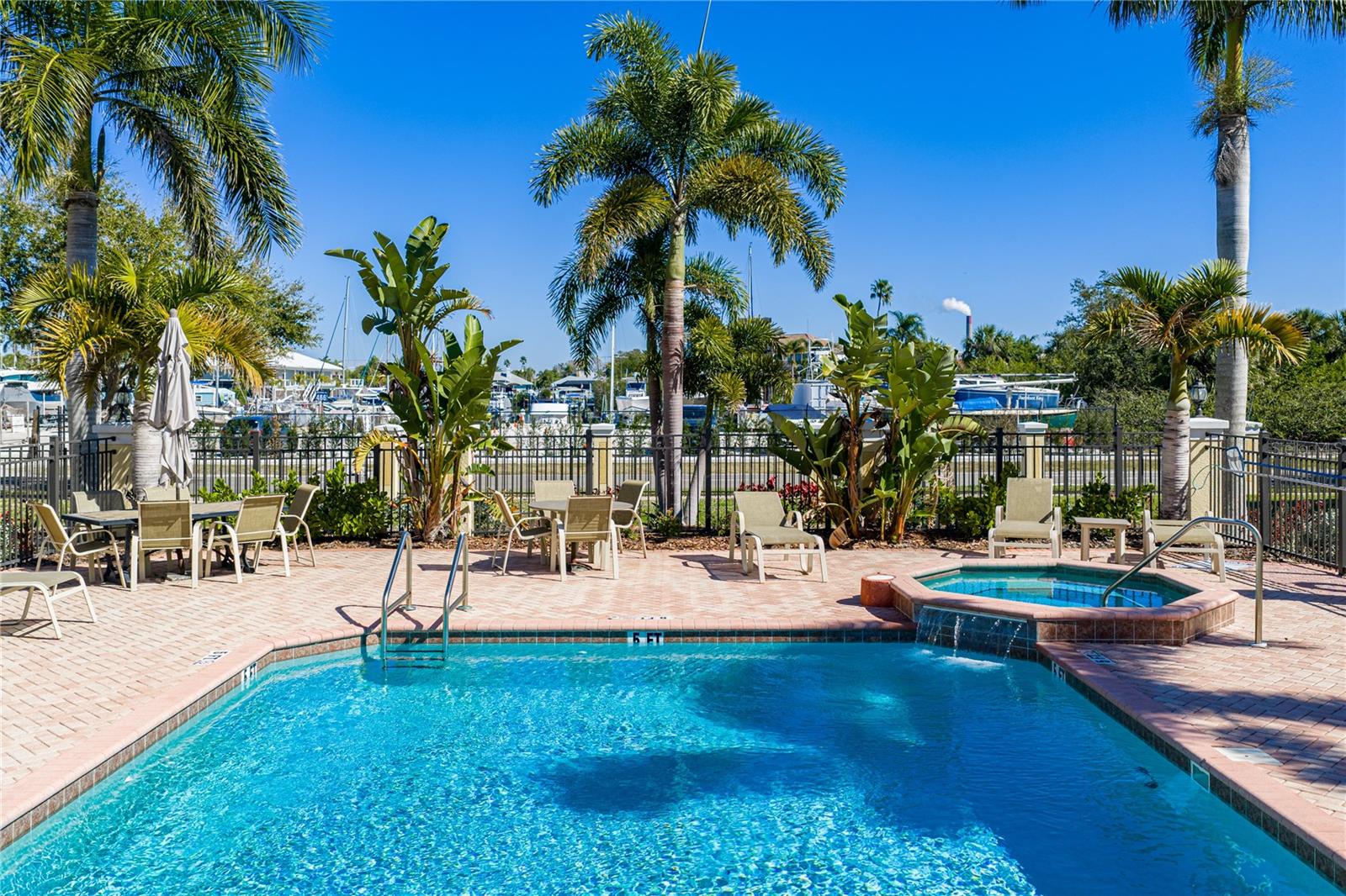 BRISA DEL MAR TWNHMS - Residential