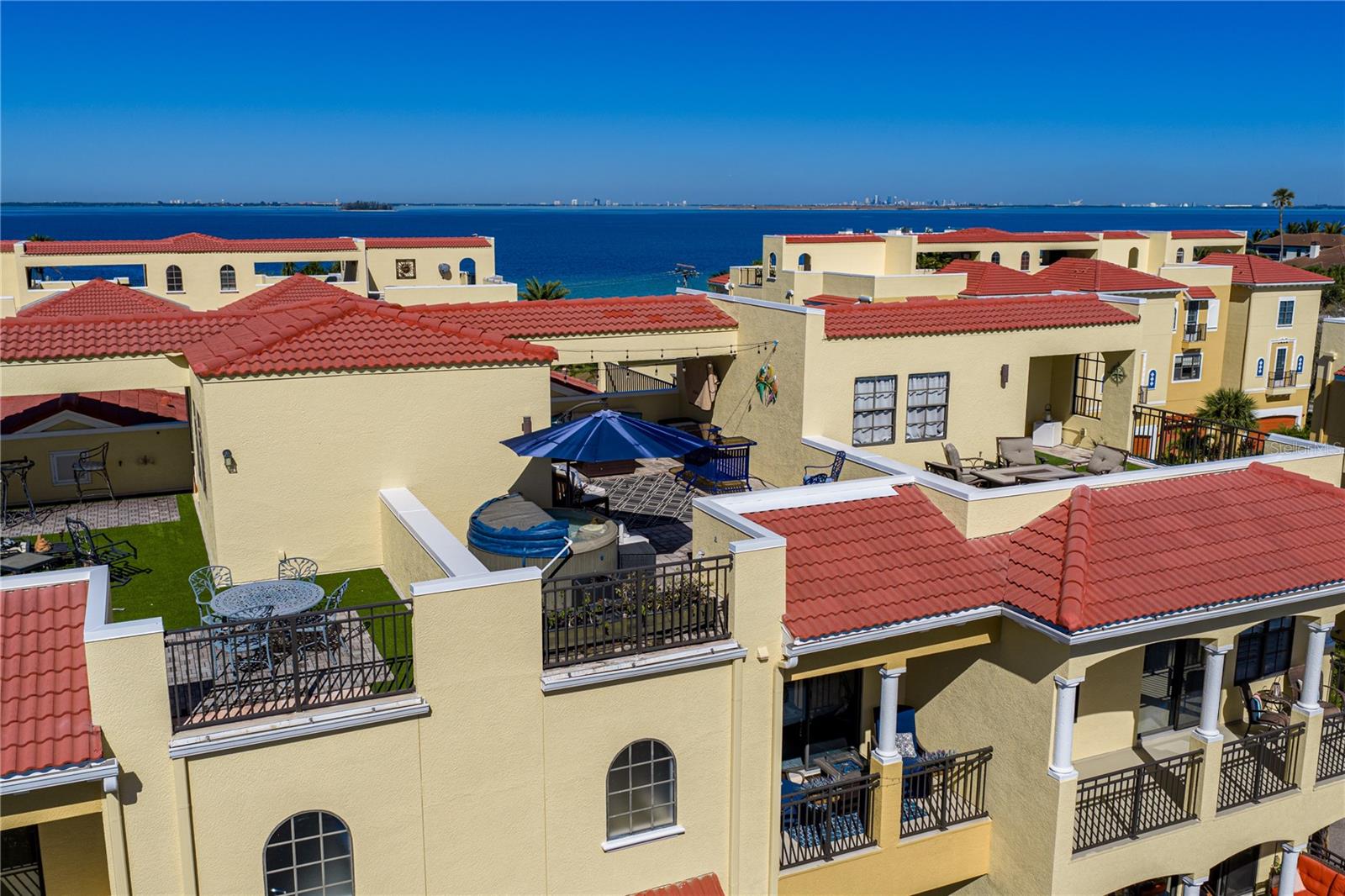 BRISA DEL MAR TWNHMS - Residential