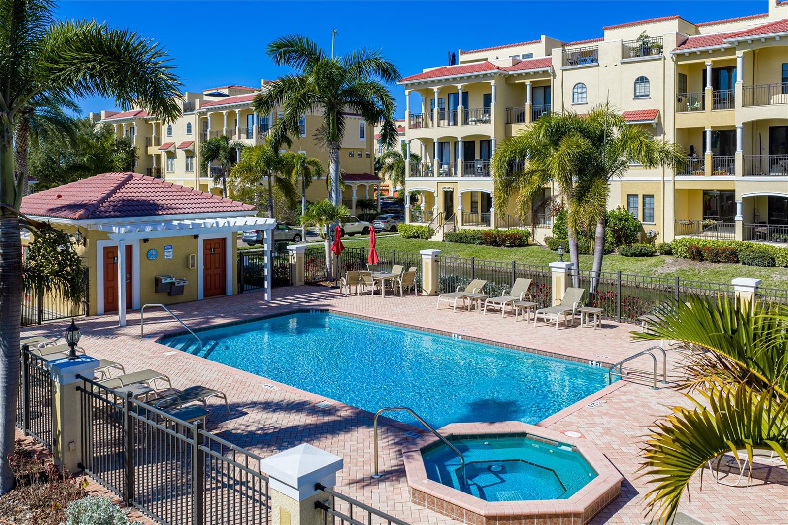 BRISA DEL MAR TWNHMS - Residential