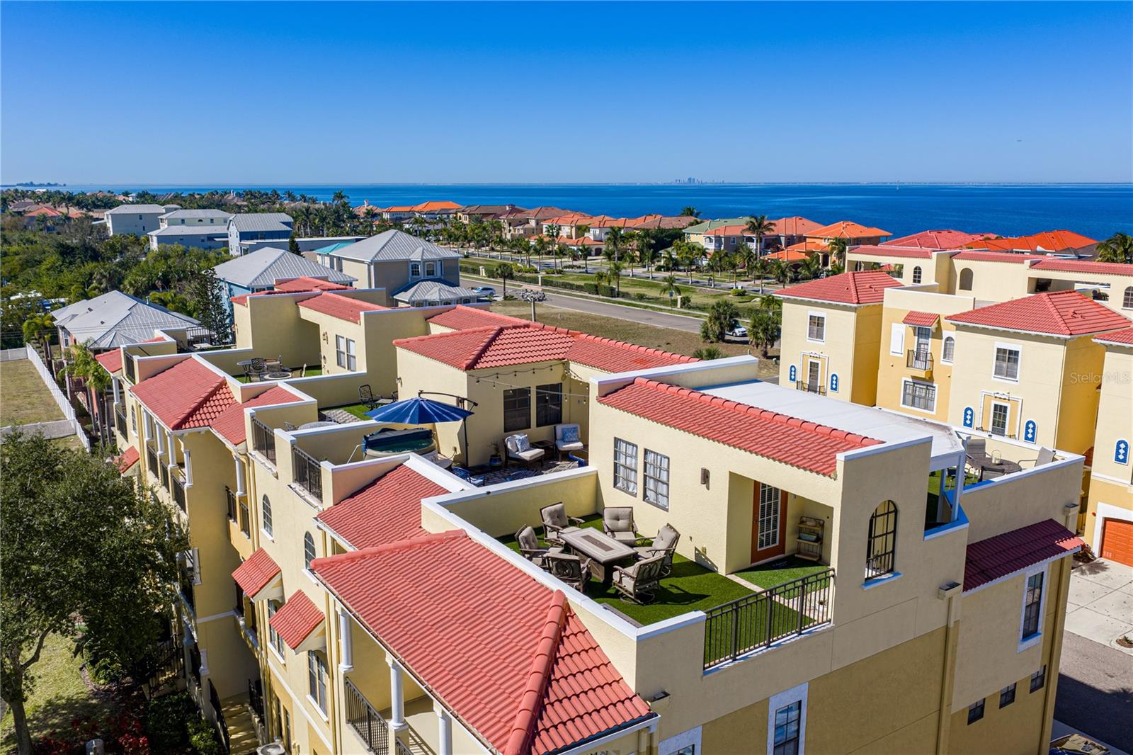 BRISA DEL MAR TWNHMS - Residential