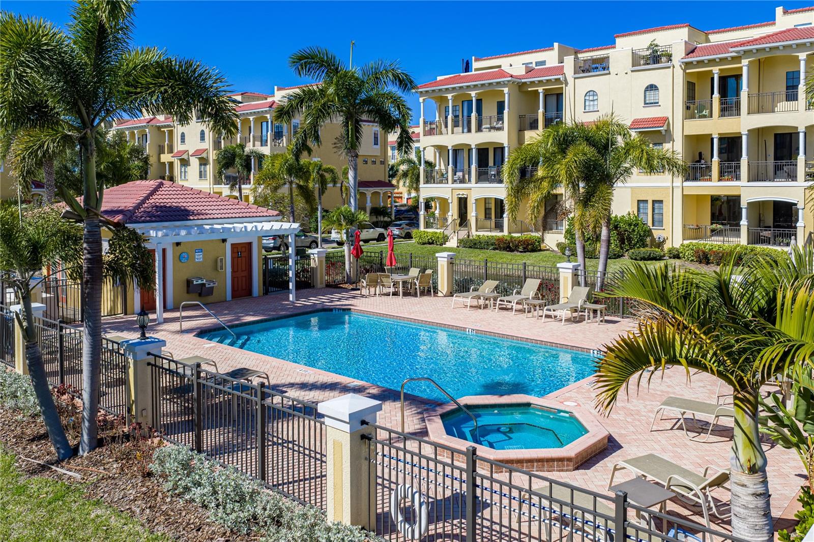 BRISA DEL MAR TWNHMS - Residential