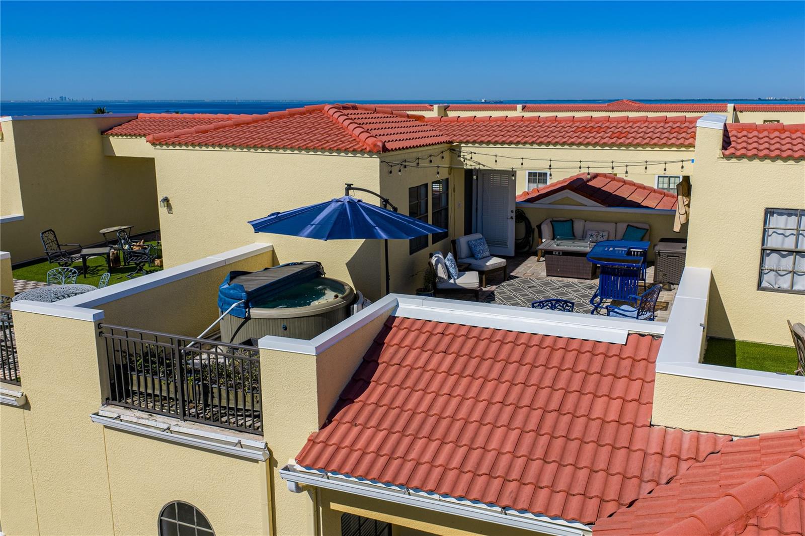 BRISA DEL MAR TWNHMS - Residential