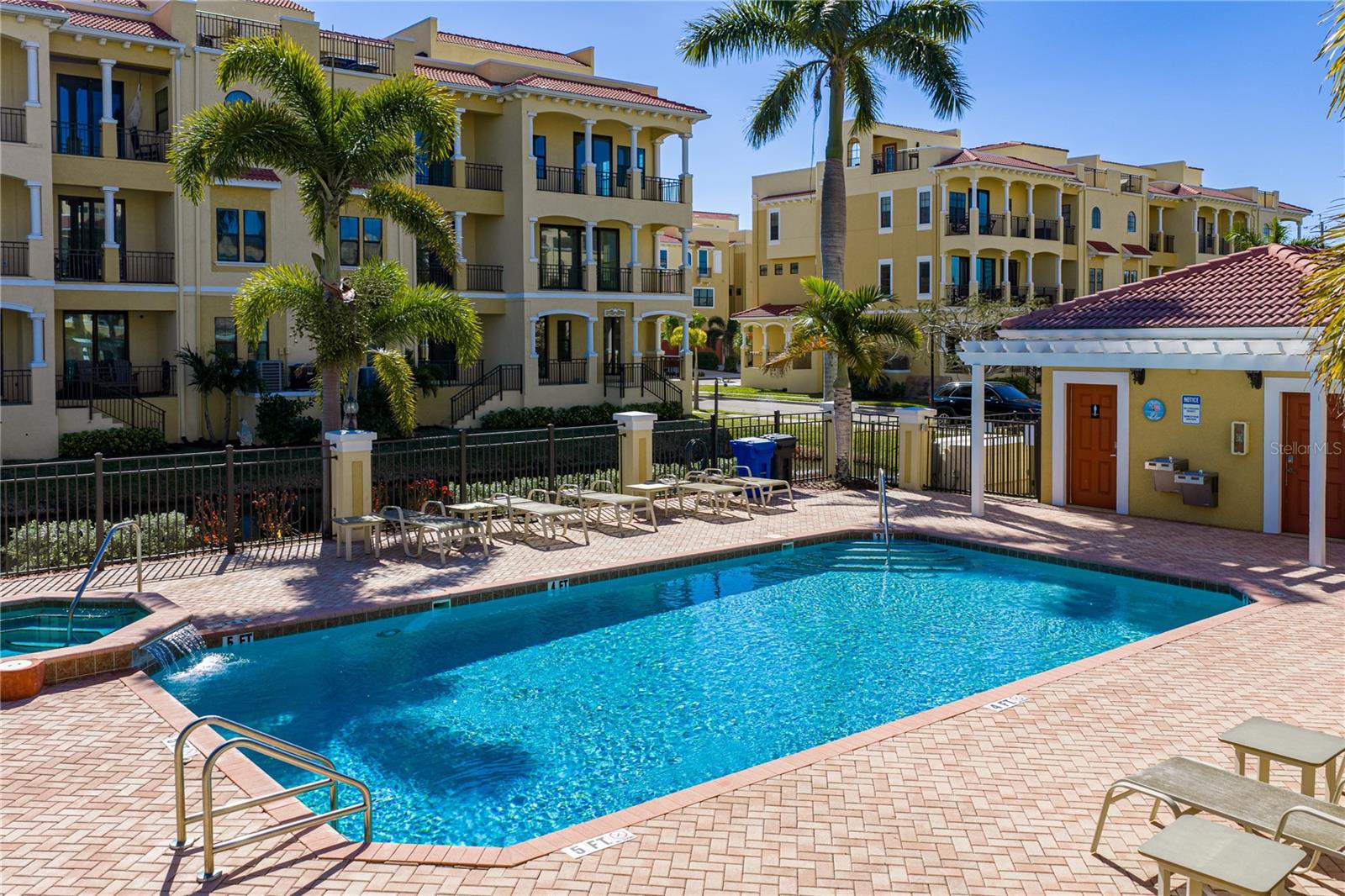 BRISA DEL MAR TWNHMS - Residential