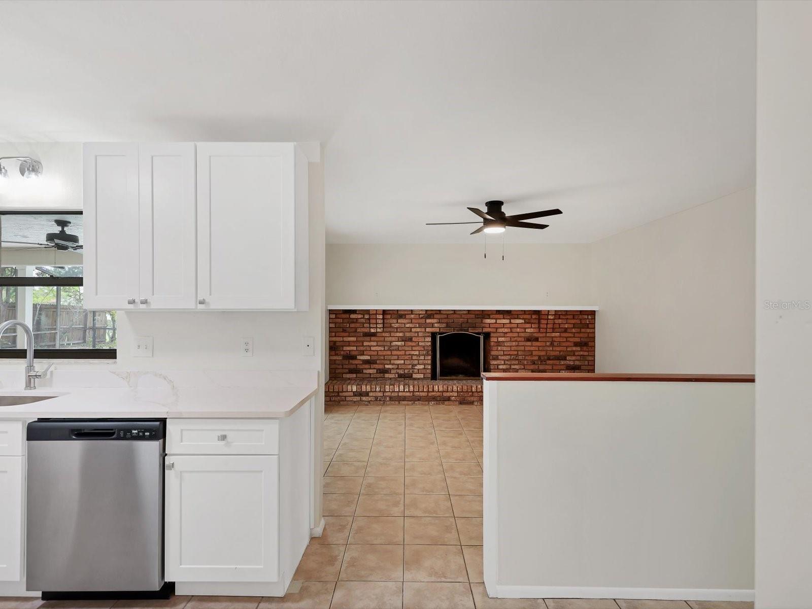 COUNTRY MEADOWS - Residential