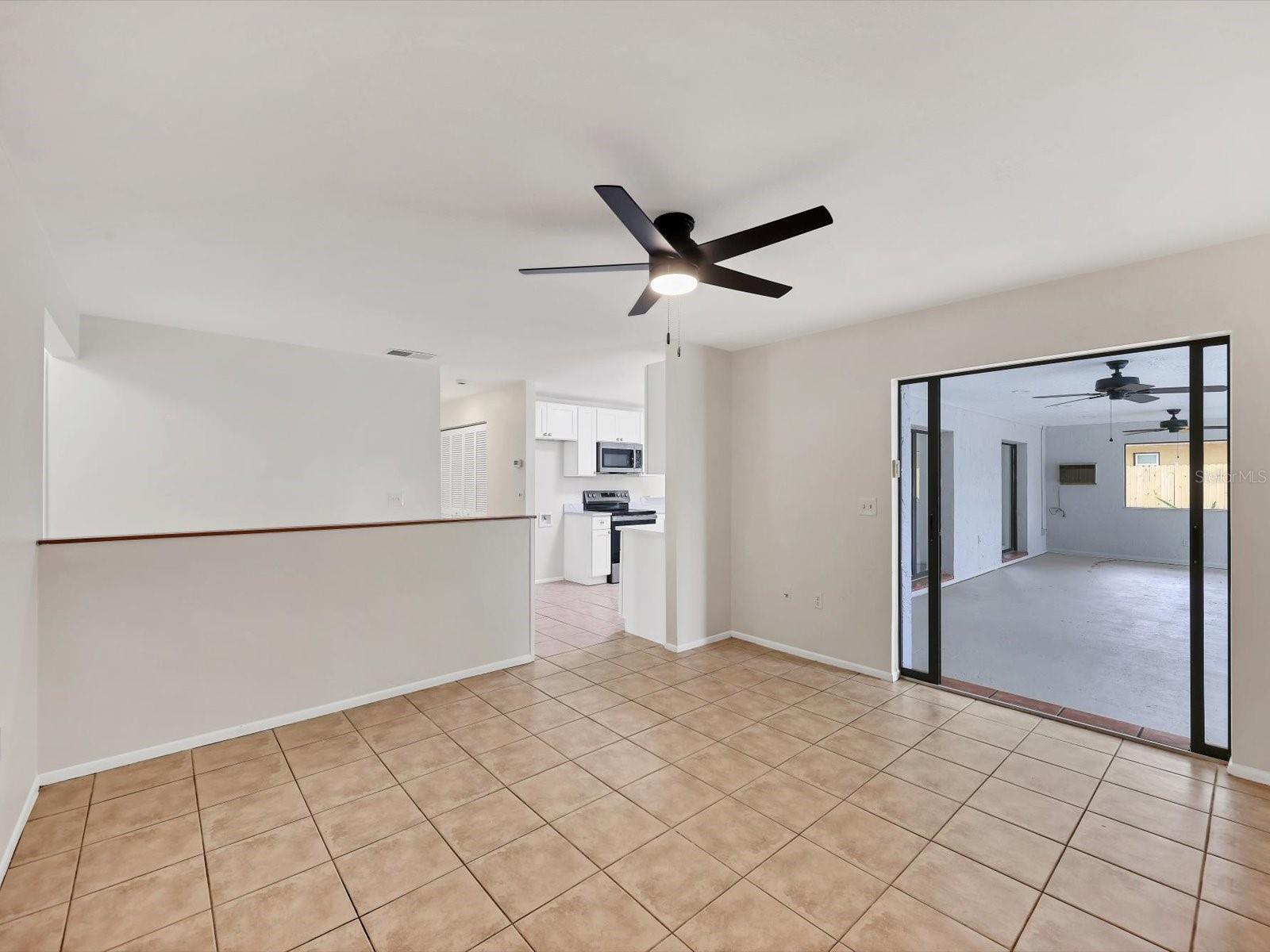 COUNTRY MEADOWS - Residential