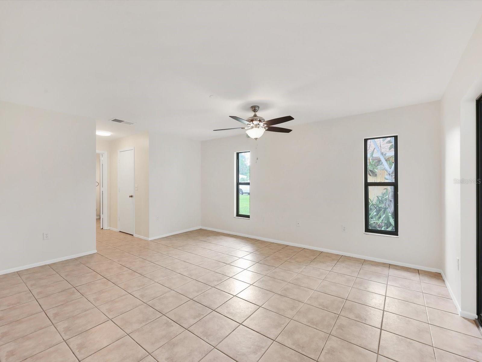 COUNTRY MEADOWS - Residential