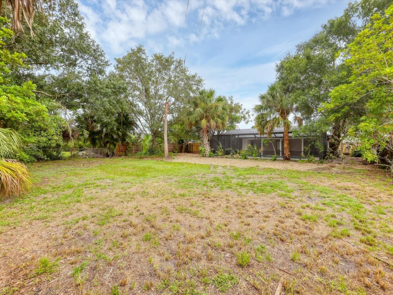 COUNTRY MEADOWS - Residential